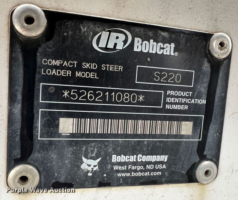 image for item JU9865 2003 Bobcat S220  skid steer loader