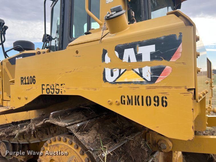 image for item JU9867 2012 Caterpillar D6T XL  dozer