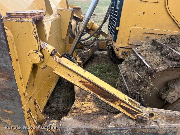 image for item JU9867 2012 Caterpillar D6T XL  dozer
