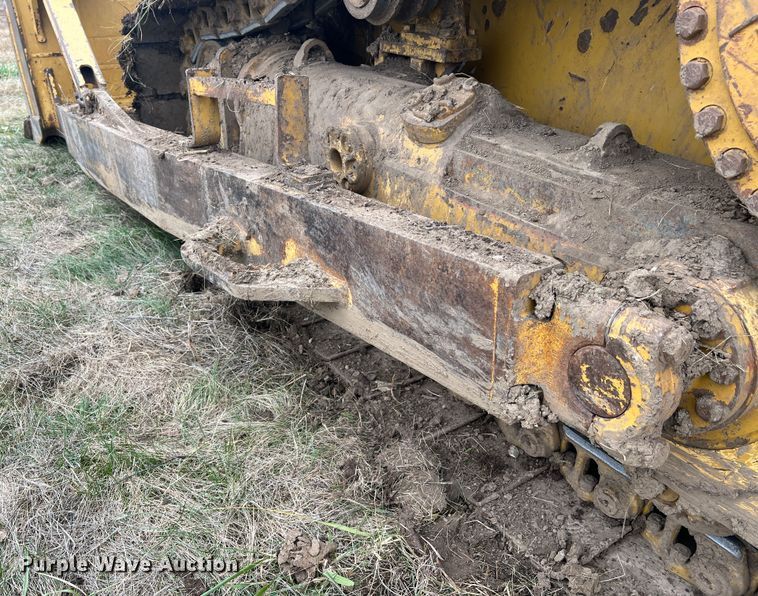 image for item JU9867 2012 Caterpillar D6T XL  dozer