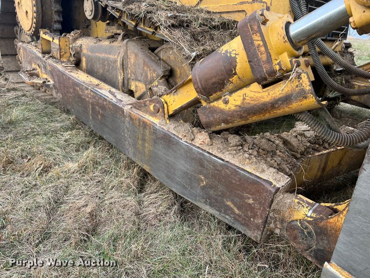image for item JU9867 2012 Caterpillar D6T XL  dozer