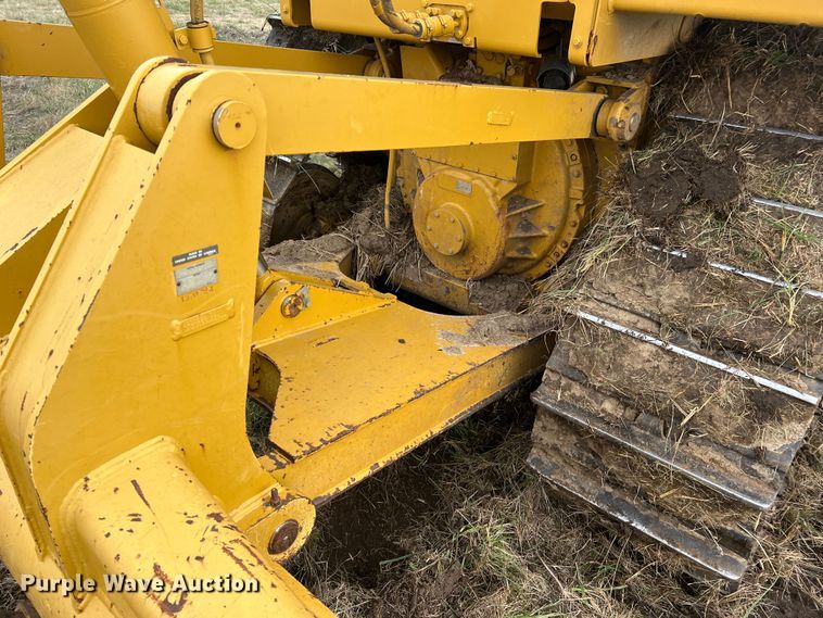 image for item JU9867 2012 Caterpillar D6T XL  dozer