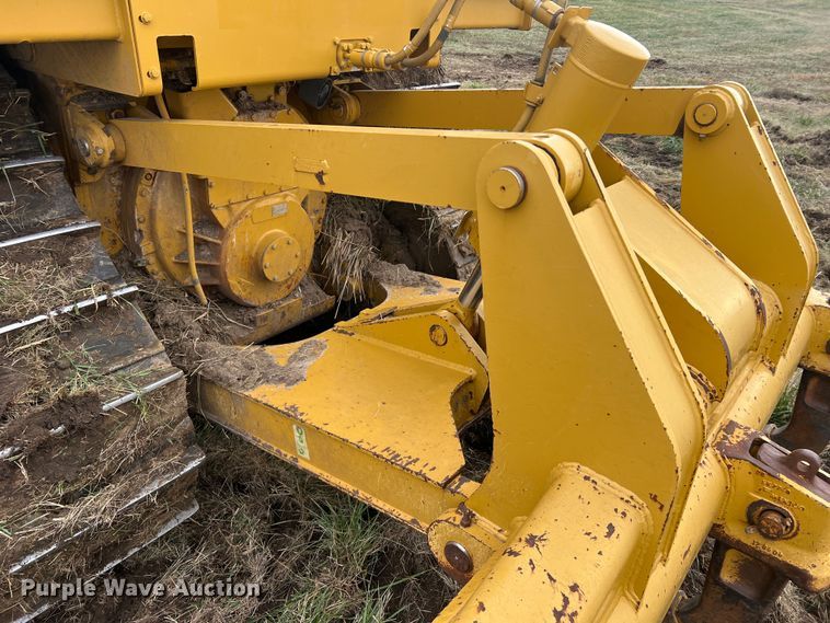 image for item JU9867 2012 Caterpillar D6T XL  dozer