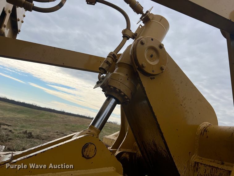 image for item JU9867 2012 Caterpillar D6T XL  dozer