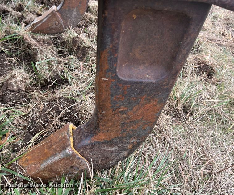 image for item JU9867 2012 Caterpillar D6T XL  dozer