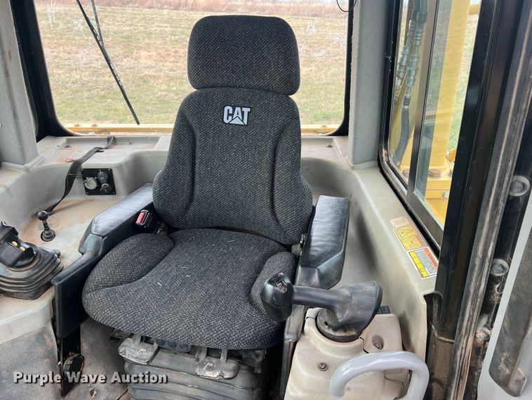 image for item JU9867 2012 Caterpillar D6T XL  dozer