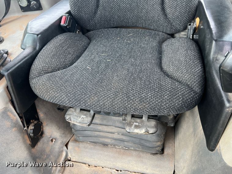 image for item JU9867 2012 Caterpillar D6T XL  dozer