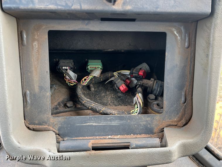 image for item JU9867 2012 Caterpillar D6T XL  dozer