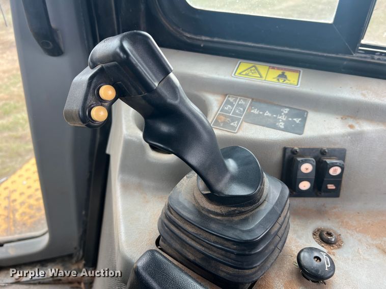 image for item JU9867 2012 Caterpillar D6T XL  dozer