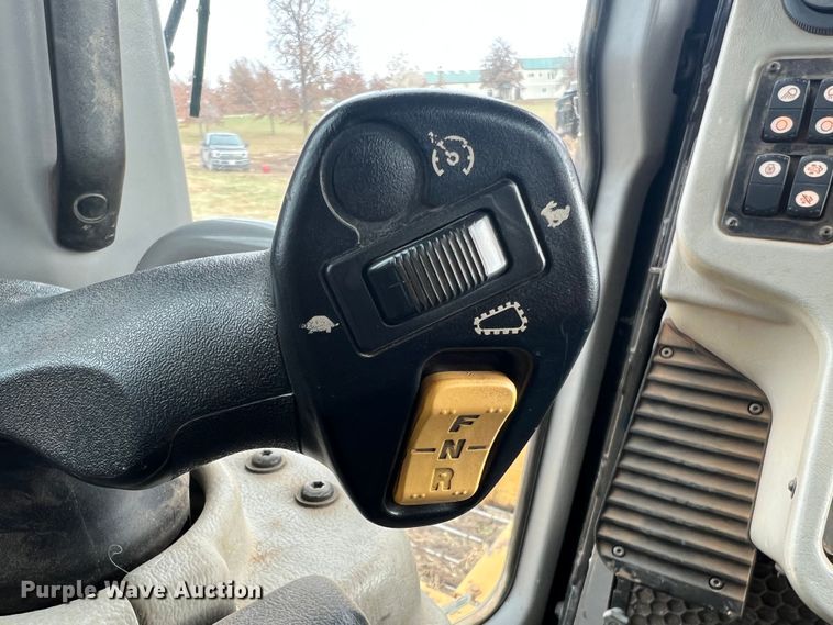 image for item JU9867 2012 Caterpillar D6T XL  dozer