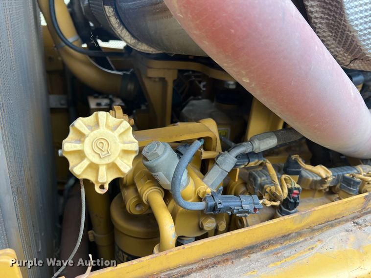 image for item JU9867 2012 Caterpillar D6T XL  dozer