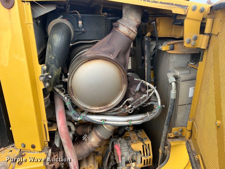 image for item JU9867 2012 Caterpillar D6T XL  dozer