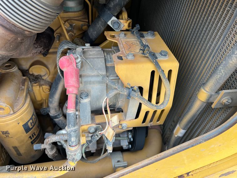 image for item JU9867 2012 Caterpillar D6T XL  dozer