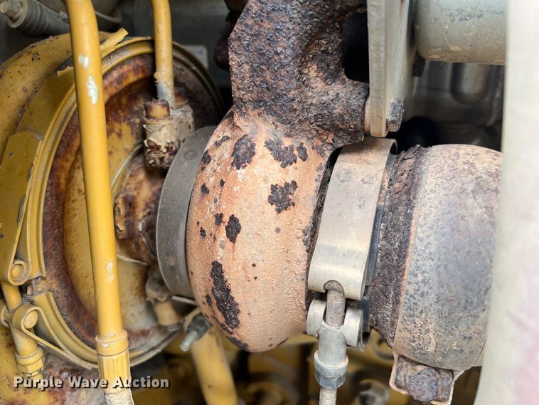 image for item JU9867 2012 Caterpillar D6T XL  dozer