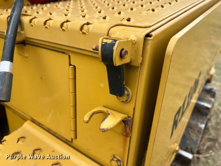 image for item JU9867 2012 Caterpillar D6T XL  dozer