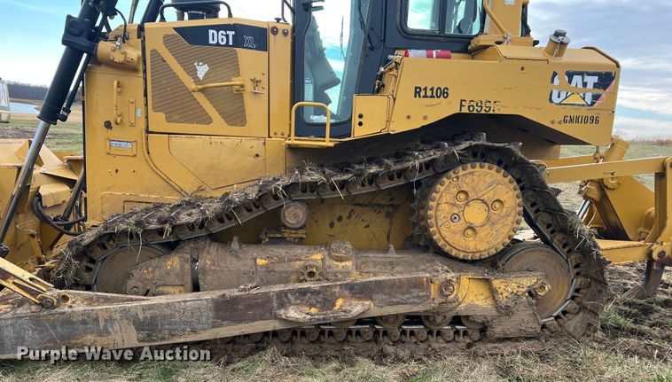 image for item JU9867 2012 Caterpillar D6T XL  dozer