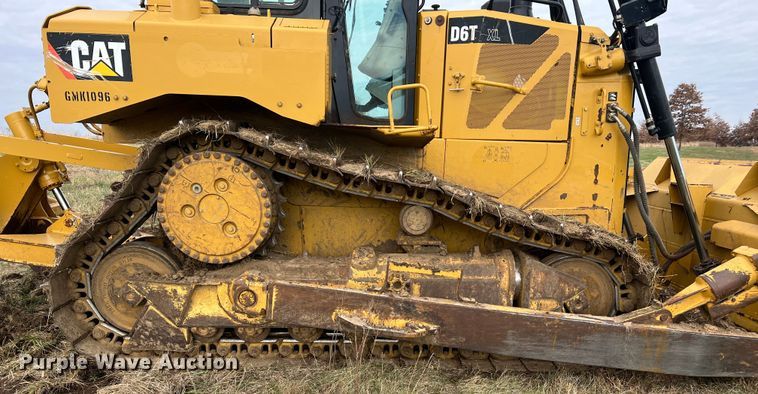 image for item JU9867 2012 Caterpillar D6T XL  dozer