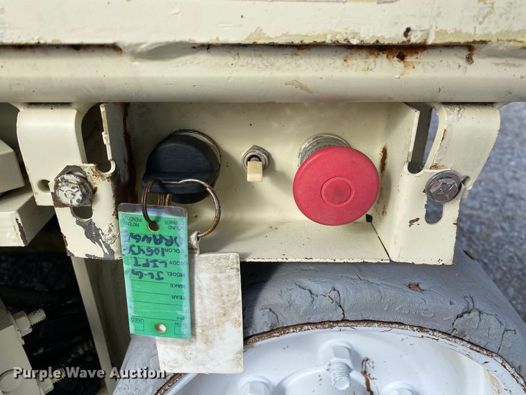 image for item JW9297 JLG 2032E2  scissor lift