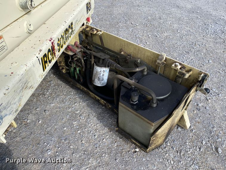 image for item JW9297 JLG 2032E2  scissor lift