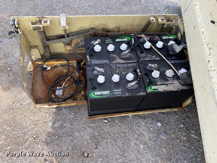 image for item JW9297 JLG 2032E2  scissor lift