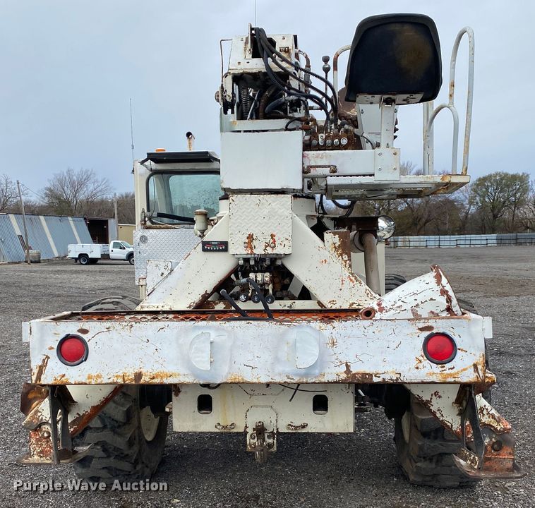 image for item JW9305 Terex SS1048  telehandler