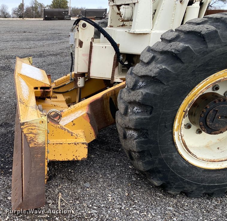 image for item JW9305 Terex SS1048  telehandler