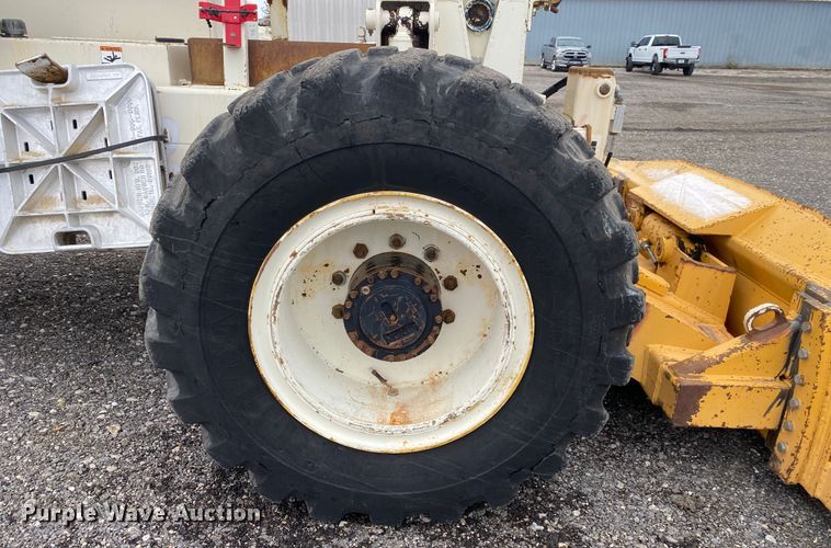 image for item JW9305 Terex SS1048  telehandler