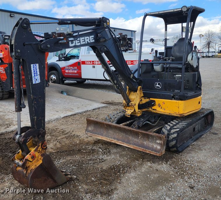 image for item JW9953 2013 John Deere 27D  mini excavator