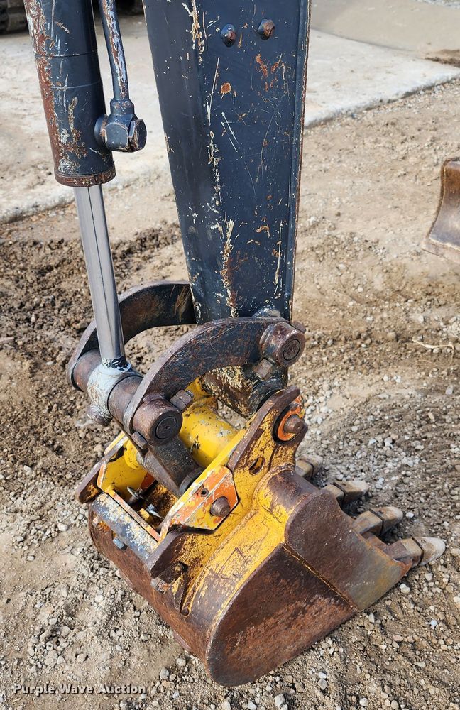 image for item JW9953 2013 John Deere 27D  mini excavator