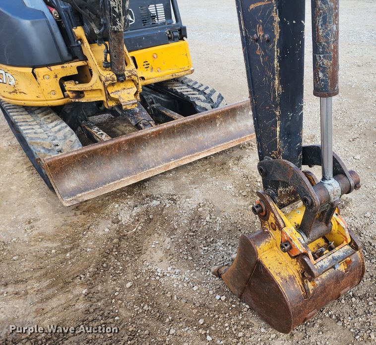 image for item JW9953 2013 John Deere 27D  mini excavator
