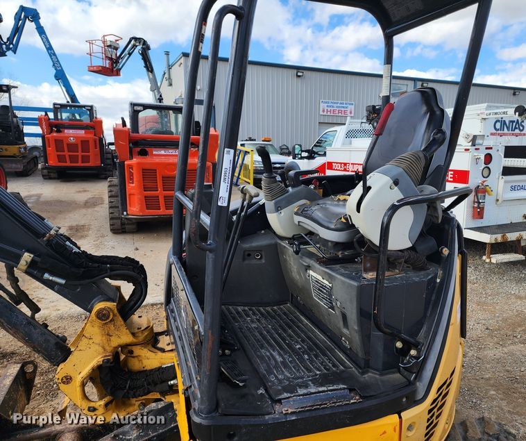 image for item JW9953 2013 John Deere 27D  mini excavator