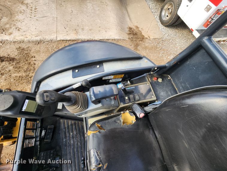 image for item JW9953 2013 John Deere 27D  mini excavator