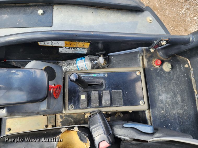 image for item JW9953 2013 John Deere 27D  mini excavator