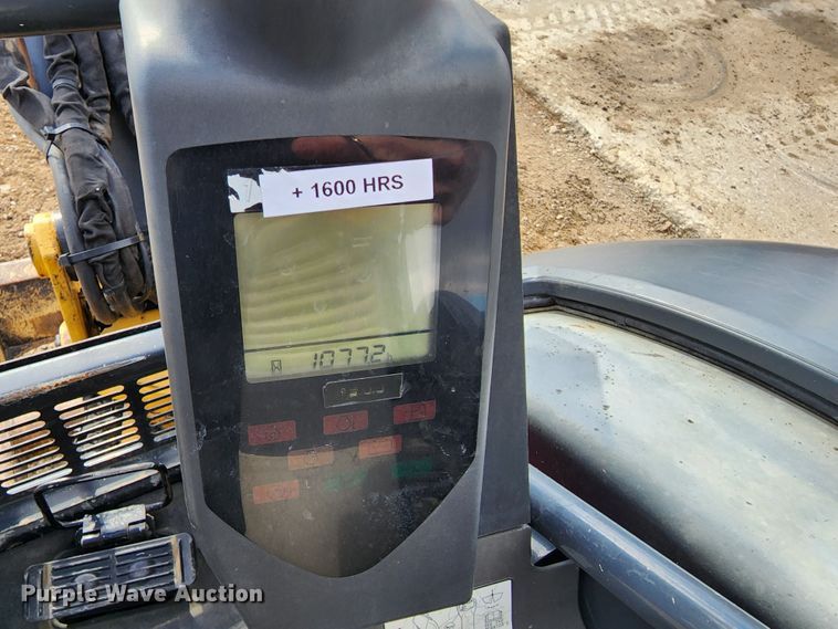 image for item JW9953 2013 John Deere 27D  mini excavator