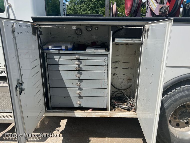 image for item JX9269 2005 Kenworth T300  utility / service truck