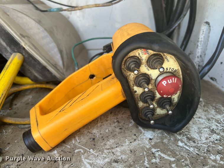 image for item JX9269 2005 Kenworth T300  utility / service truck