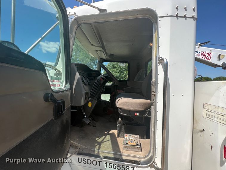 image for item JX9269 2005 Kenworth T300  utility / service truck