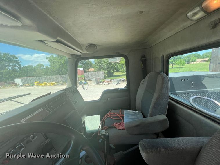 image for item JX9269 2005 Kenworth T300  utility / service truck