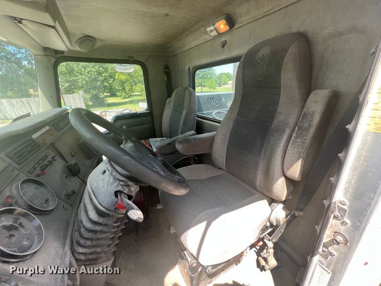 image for item JX9269 2005 Kenworth T300  utility / service truck