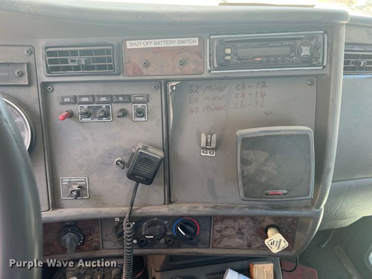 image for item JX9269 2005 Kenworth T300  utility / service truck