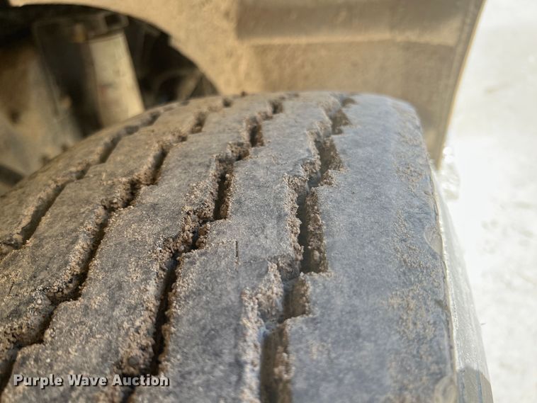 image for item JX9269 2005 Kenworth T300  utility / service truck