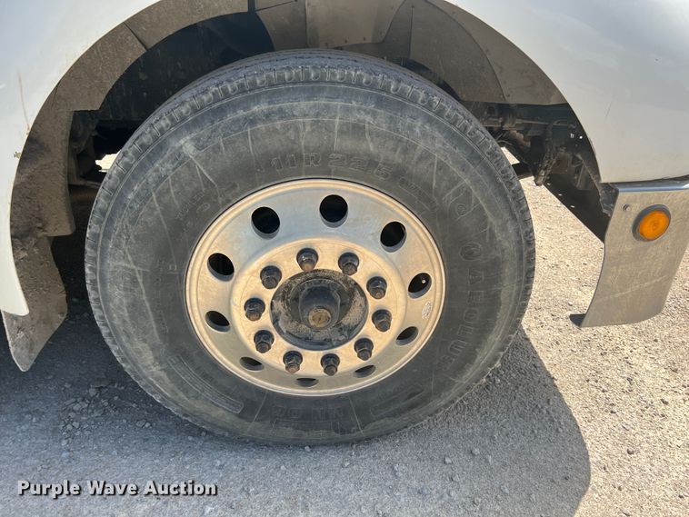 image for item JX9269 2005 Kenworth T300  utility / service truck