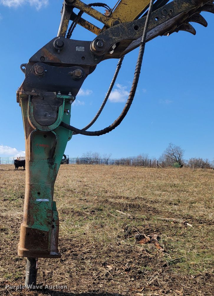 image for item KB9932 2020 Montabert V1800  breaker