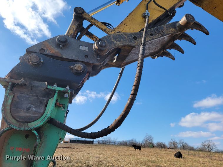 image for item KB9932 2020 Montabert V1800  breaker