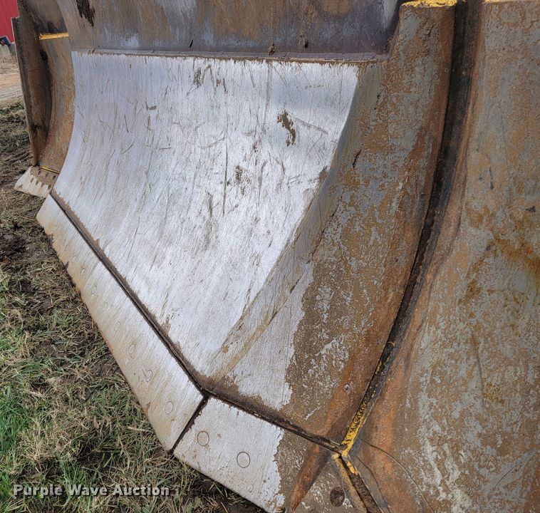 image for item KB9933 2012 Komatsu D65WX-17  dozer