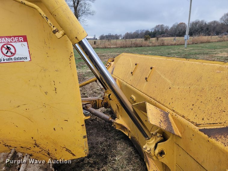 image for item KB9933 2012 Komatsu D65WX-17  dozer