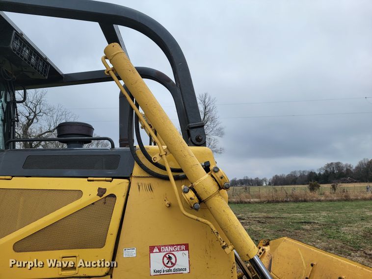 image for item KB9933 2012 Komatsu D65WX-17  dozer