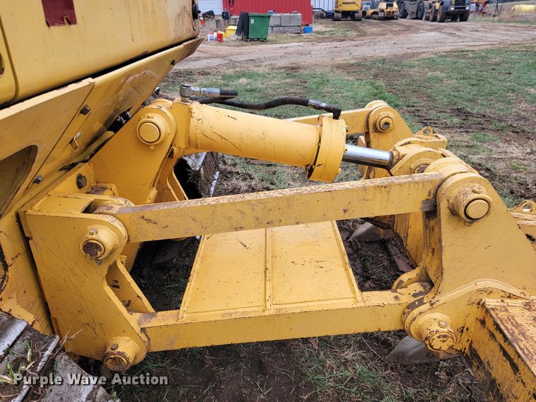 image for item KB9933 2012 Komatsu D65WX-17  dozer