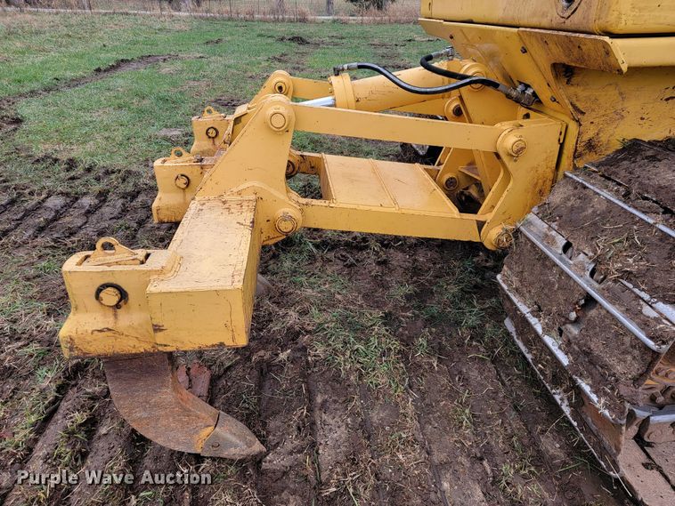 image for item KB9933 2012 Komatsu D65WX-17  dozer