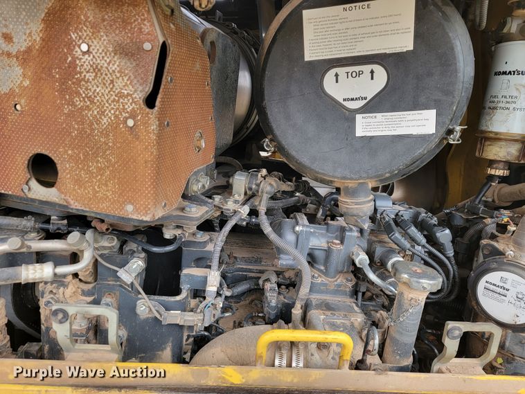 image for item KB9933 2012 Komatsu D65WX-17  dozer